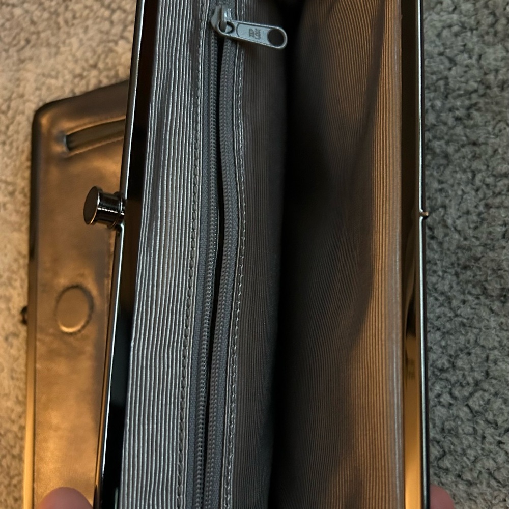 HOBO Grey Silver Leather Wallet with Zip Pocket - Picture 4 of 4